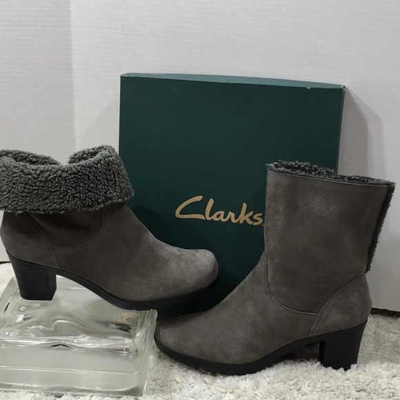 Clarks Bendables gray suede heeled booties - Picture 1 of 8